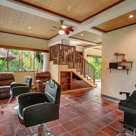 Ubud Nyuh Bali Resort & Spa Exteriér fotografie A salon in Thailand